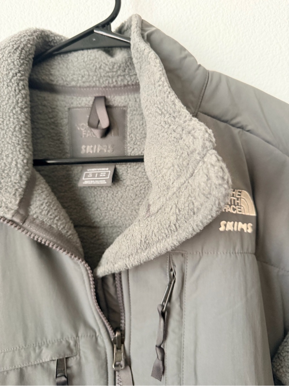 The Northface X Skims 1995 DENALI FLEECE JACKET unisex Gunmetal SMALL - Picture 3 of 7